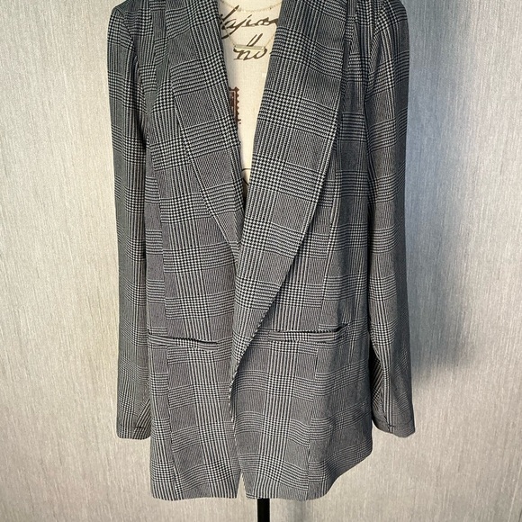 Torrid Black and Gray Checkered Blazer Size 00=Size 10 Medium/Large - Picture 2 of 11